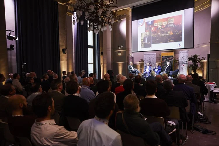 Colloque « Arme et patrimoine » de l’UFA – La Brune Qui Pétille