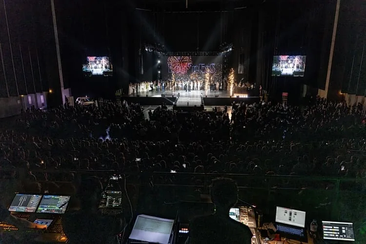 Défilé de mode des 20 ans de la boutique Lou Ness au Zénith de Saint-Étienne – La Brune Qui Pétille